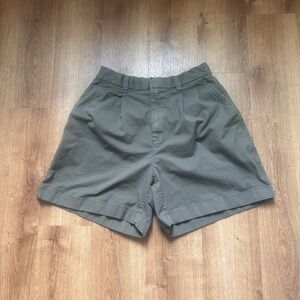 Gap Women's Olive Green Pleated A Line Chino Shorts Size 4